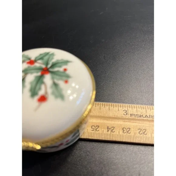 Lenox Trinket Box Hinged Lid Round Holiday Holly Berries Christmas Jewelry Jar - Picture 5 of 10